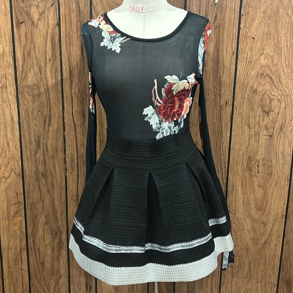 Y2K Black and Silver high Waisted Skater Skirt Women’s Size Large - Picture 6 of 11